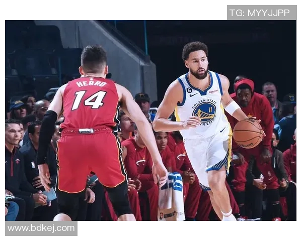 勇士与热火激战正酣1月12日腾讯视频全程直播精彩赛事不容错过